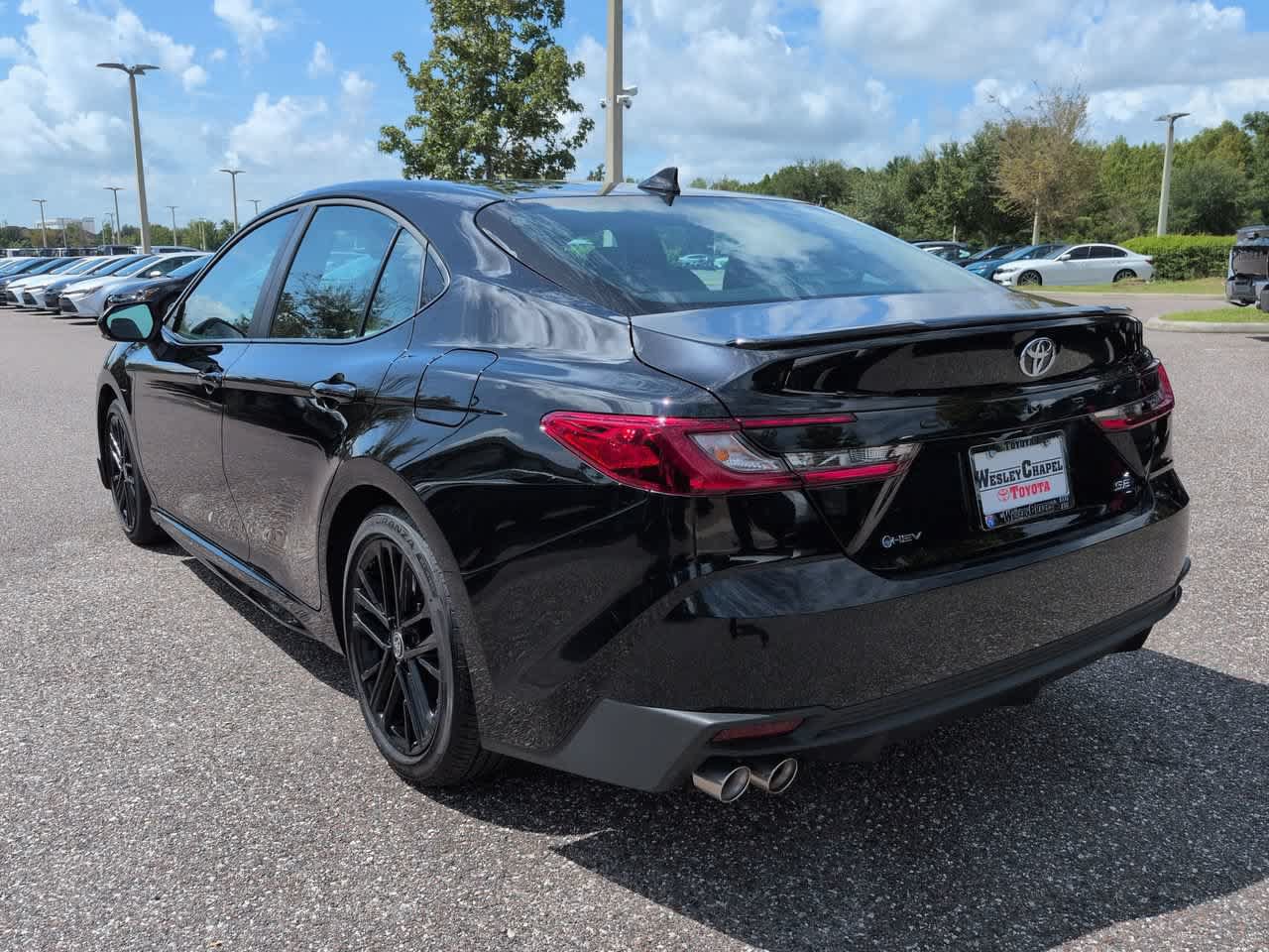 Used 2026 Toyota Camry SE w/ Convenience Package FWD image 4