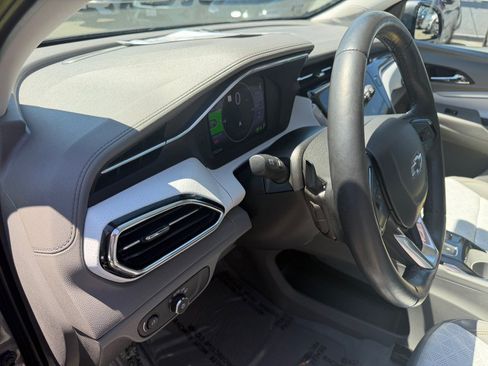 Used 2023 Chevrolet Bolt EUV Premier w/ Sun & Sound Package FWD image 11