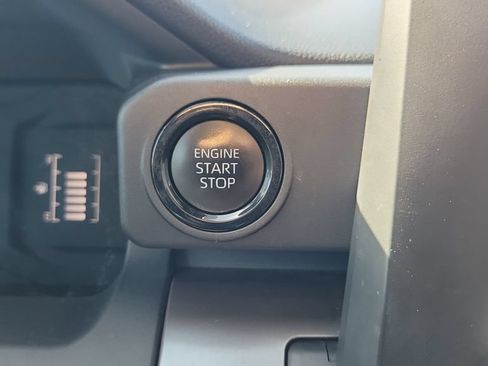 Certified 2024 Toyota Tacoma SR5 AWD/4WD image 23