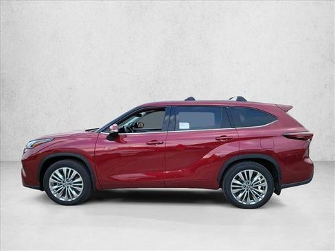 Used 2026 Toyota Highlander Platinum AWD/4WD image 8