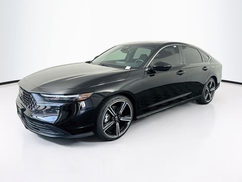 Used 2024 Honda Accord Sport image 3
