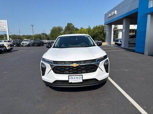 New 2026 Chevrolet Trax LS FWD image 4