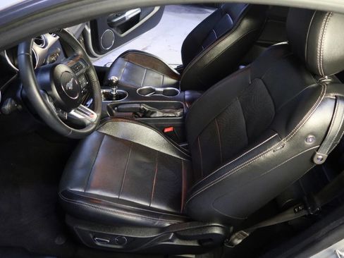 Used 2019 Ford Mustang GT Premium RWD image 18