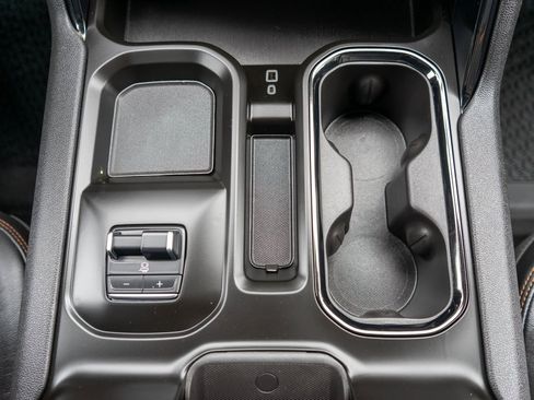 Used 2024 GMC Sierra 2500 AT4 w/ AT4 Premium Plus Package image 30