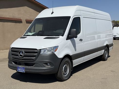 New 2025 Mercedes-Benz Sprinter 2500 image 4