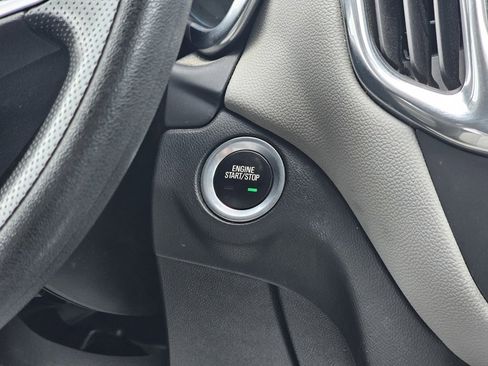 Used 2022 Chevrolet Equinox LT image 31