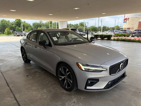 Used 2023 Volvo S60 B5 Core AWD/4WD image 13