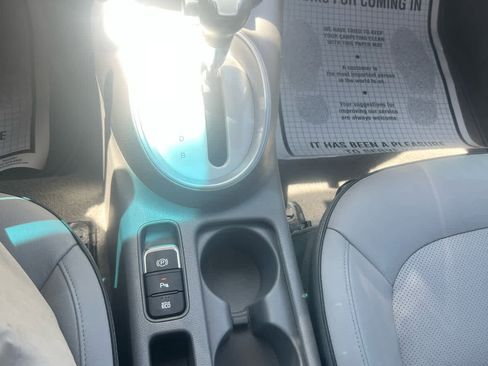 Used 2019 Kia Soul EV + image 21