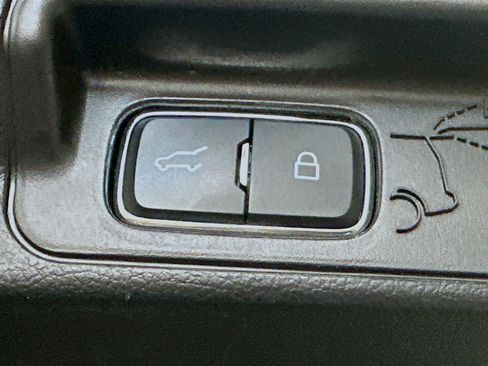 Used 2025 Ford Explorer Platinum w/ LUX Leather Package image 33