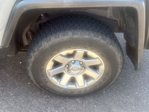 Used 2014 Toyota FJ Cruiser 4WD w/ Upgrade Package image 4