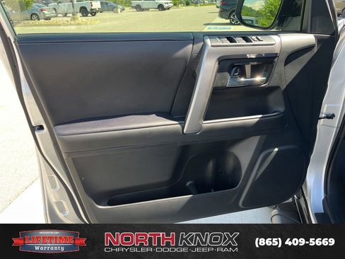 Used 2022 Toyota 4Runner SR5 Premium RWD image 6