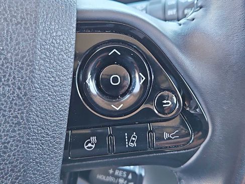 Used 2022 Toyota Prius XLE image 25