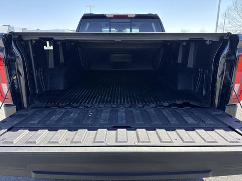 Used 2023 GMC Sierra 1500 SLT w/ SLT Premium Package AWD/4WD image 20