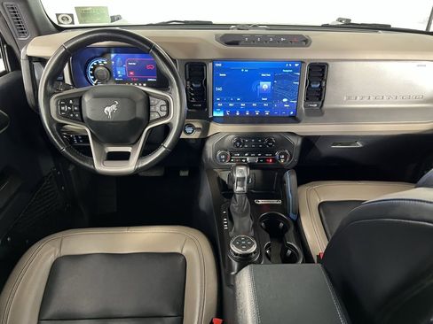 Used 2024 Ford Bronco Wildtrak image 13