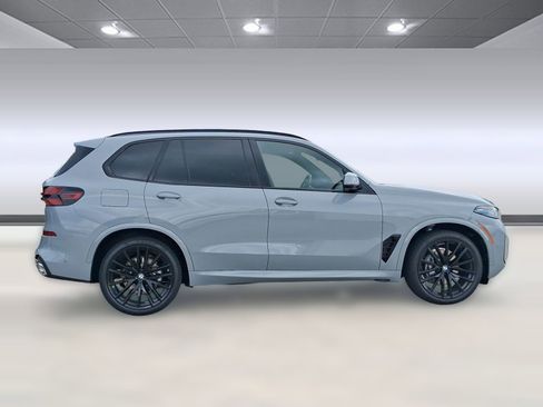 Used 2026 BMW X5 sDrive40i w/ Executive Package image 6
