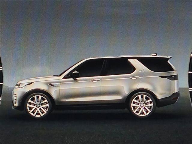 Certified 2025 Land Rover Discovery S AWD/4WD image 11