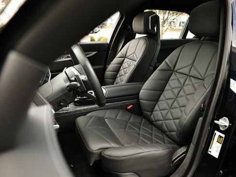 Used 2025 BMW 740i w/ Premium Package image 20