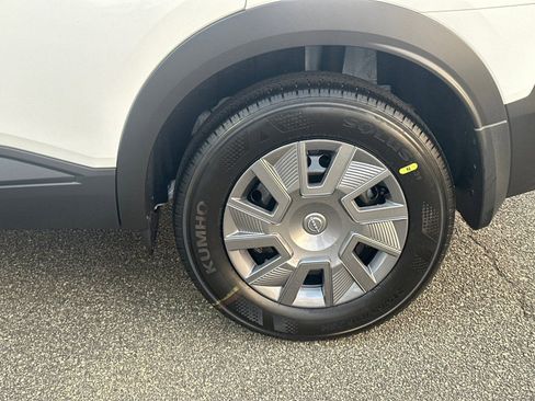 New 2026 Nissan Kicks S image 19