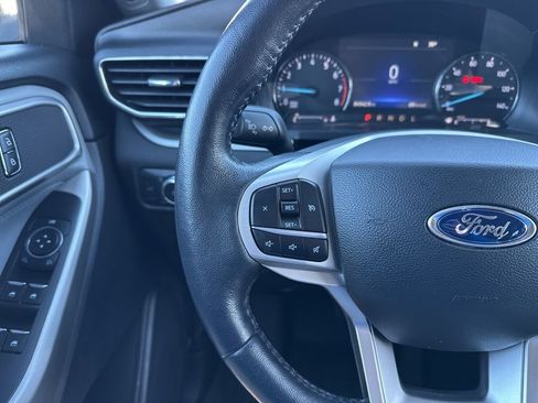 Used 2022 Ford Explorer XLT w/ Equipment Group 202A image 23