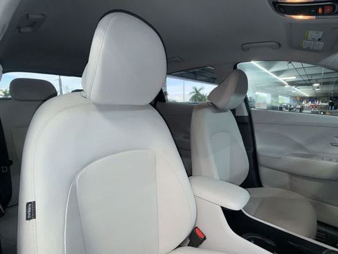 Used 2024 Hyundai Kona SEL FWD image 27