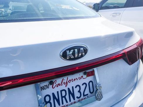 Used 2020 Kia Forte Sedan FWD image 12
