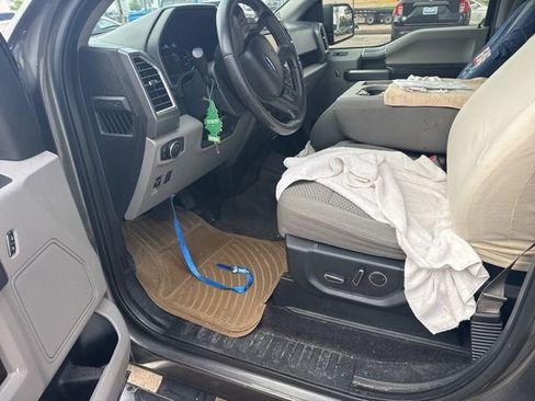Used 2015 Ford F150 XLT w/ Equipment Group 302A Luxury RWD image 7
