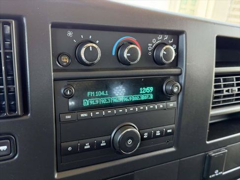 Used 2025 GMC Savana 2500 w/ Driver Convenience Package RWD image 28