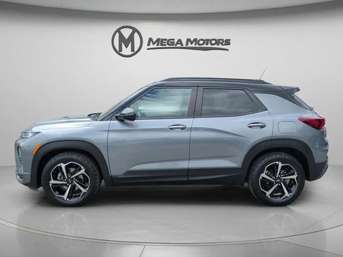 Used 2021 Chevrolet TrailBlazer RS w/ Technology Package FWD image 3