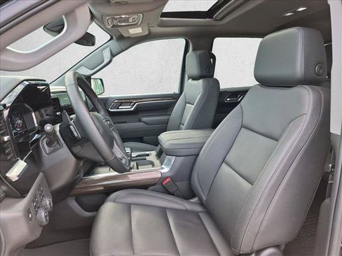 Used 2025 Chevrolet Silverado 1500 LT Trail Boss w/ LT Trail Boss Premium Package AWD/4WD image 17