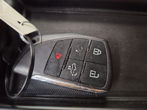 Used 2022 Chevrolet Silverado 1500 RST image 50