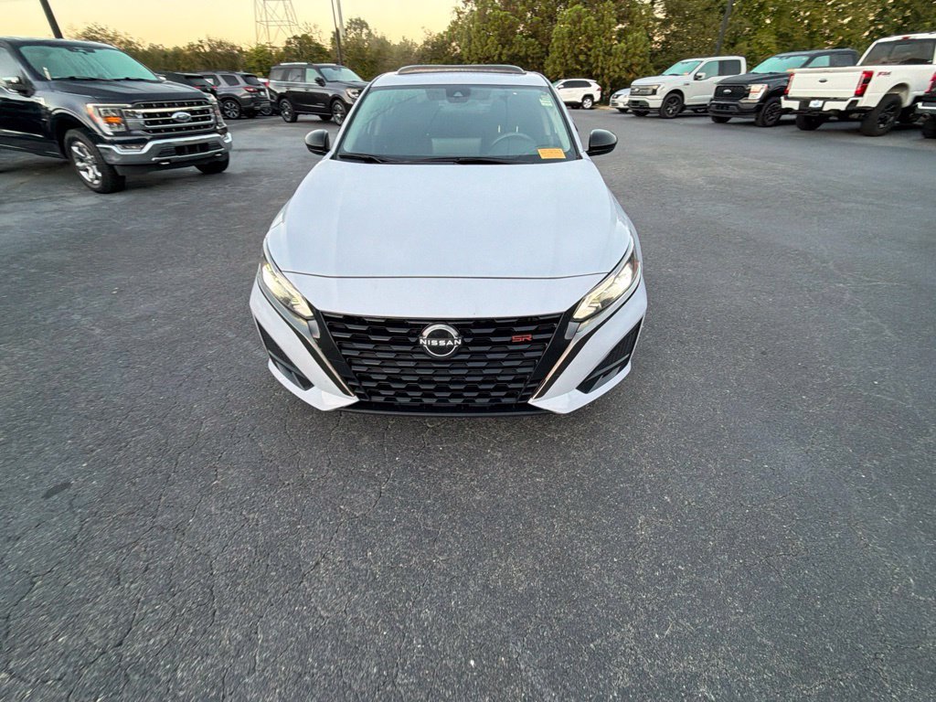 Used 2024 Nissan Altima 2.5 SR w/ SR Premium Package FWD image 25