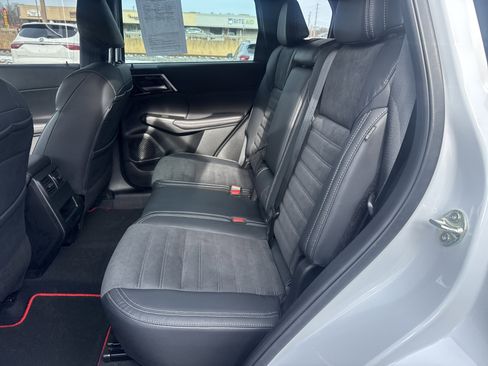 Used 2023 Mitsubishi Outlander Ralliart image 13