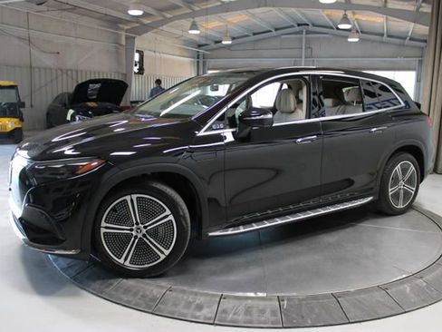 Used 2023 Mercedes-Benz EQS 450+ 4MATIC SUV image 3