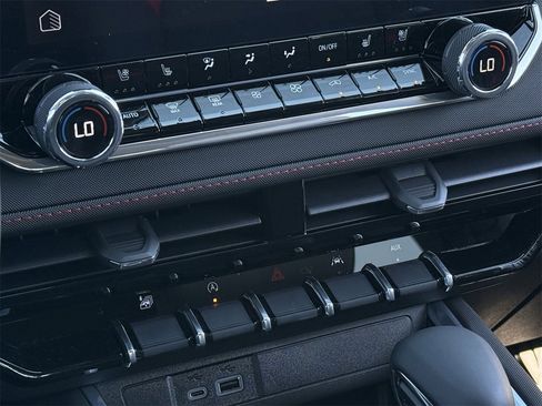 New 2026 Chevrolet Colorado Z71 w/ Technology Package image 18