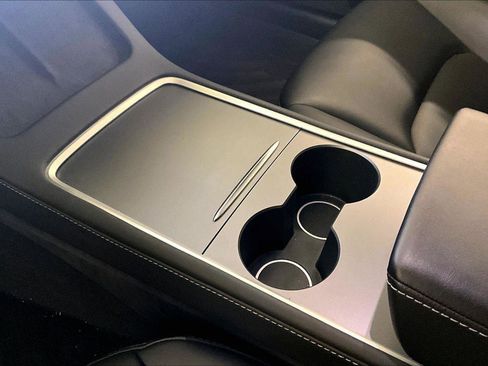 Used 2023 Tesla Model 3 Standard Range image 16