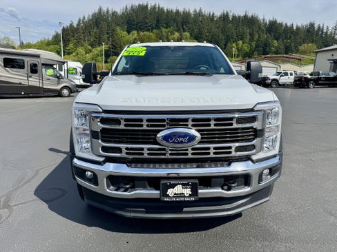 Used 2023 Ford F450 XLT w/ XLT Value Package AWD/4WD image 2