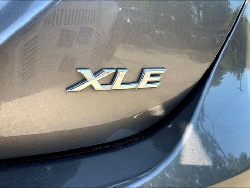 Used 2024 Toyota Camry XLE image 9