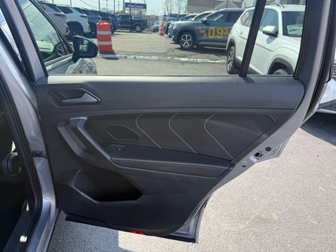 Certified 2024 Volkswagen Tiguan SE R-Line image 11