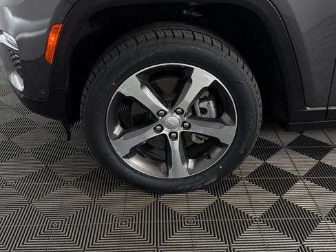 Used 2023 Jeep Grand Cherokee 4WD 4xe w/ Luxury Tech Group II image 12