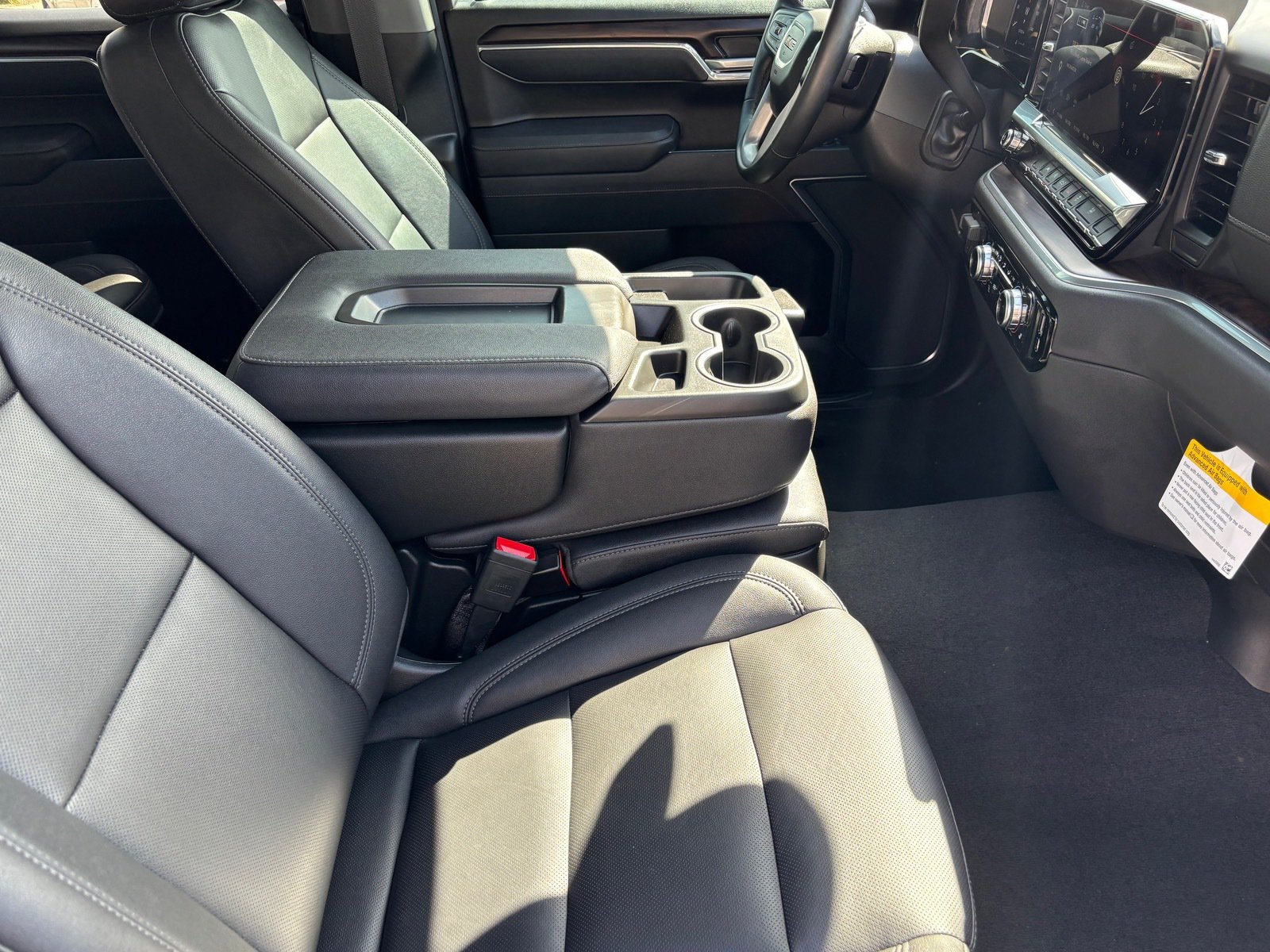 Used 2026 GMC Sierra 1500 SLT AWD/4WD image 31