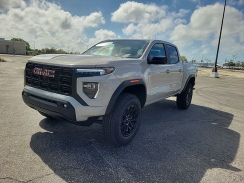New 2026 GMC Canyon Elevation w/ Convenience Package image 3