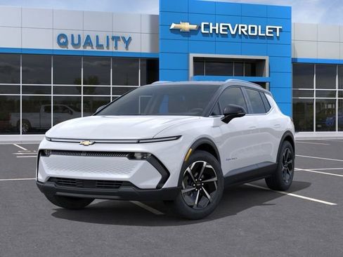 New 2026 Chevrolet Equinox EV LT image 6