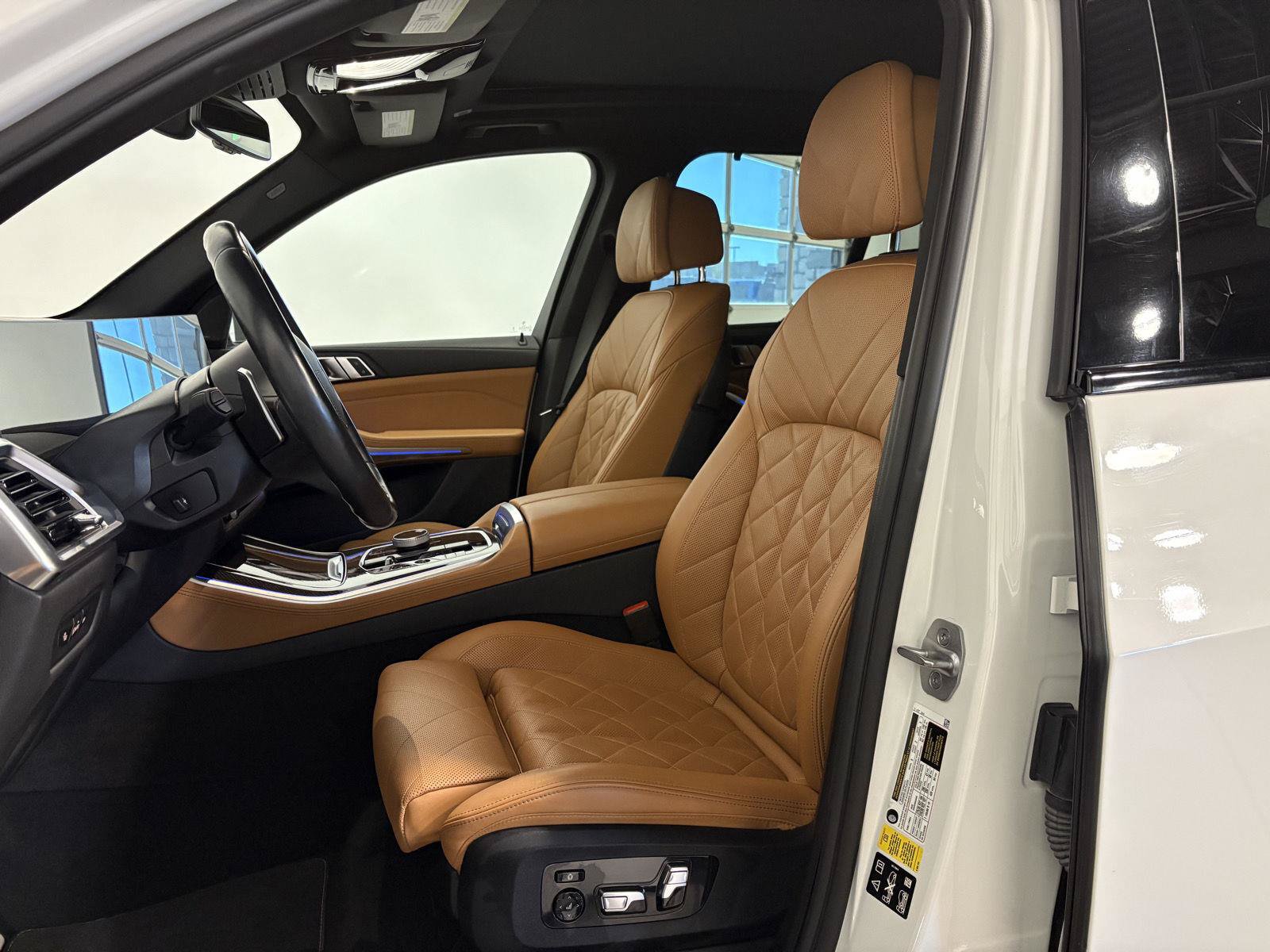 Used 2024 BMW X5 M60i AWD/4WD image 21