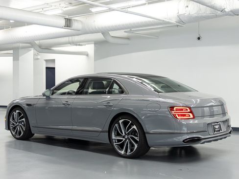 New 2026 Bentley Flying Spur Plug-In Hybrid AWD/4WD image 3