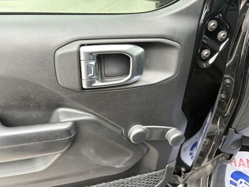 Used 2019 Jeep Wrangler Sport image 21