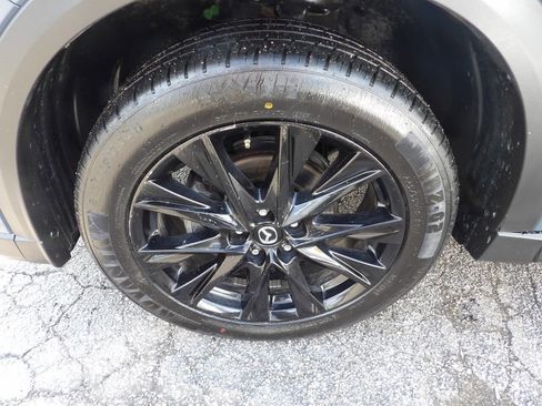 Used 2021 MAZDA CX-5 Carbon Edition image 5