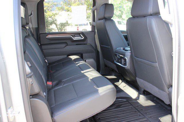 Used 2025 GMC Sierra 2500 Denali w/ Technology Package AWD/4WD image 16