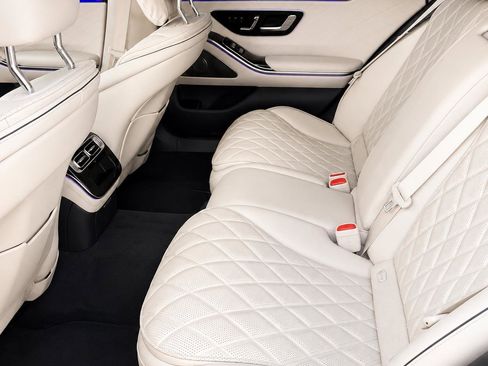 Used 2023 Mercedes-Benz S 580 4MATIC Sedan image 9
