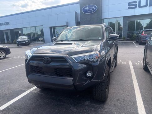 Used 2024 Toyota 4Runner TRD Off-Road Premium w/ Moonroof Package AWD/4WD image 5