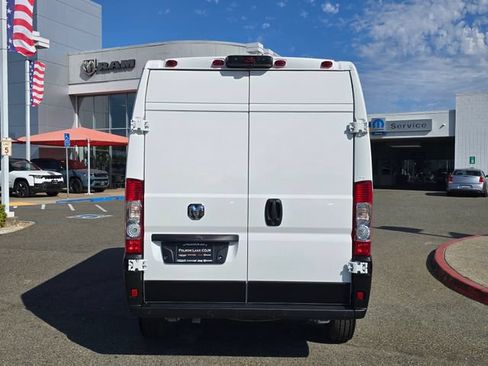 Used 2025 RAM ProMaster 2500 w/ Quick Order Package 22G SLT FWD image 5